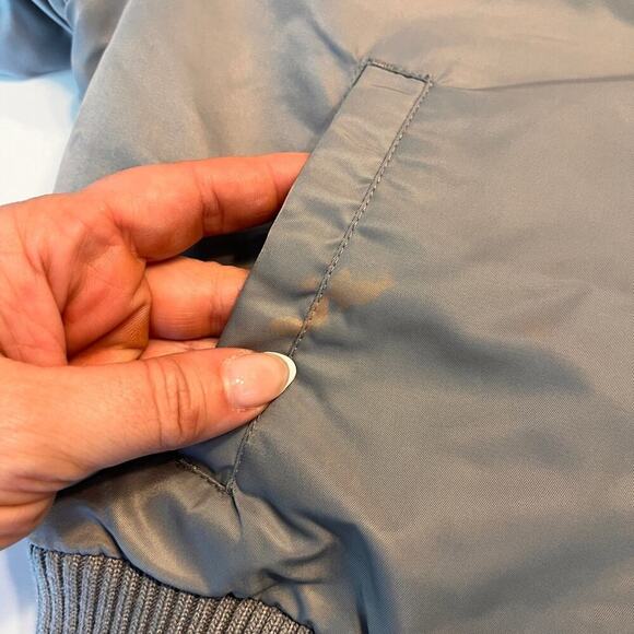 RARE Gigi Hadid x Tommy Hilfiger Women’s Gray Thermore Insulated Bomber Jacket - Picture 12 of 14